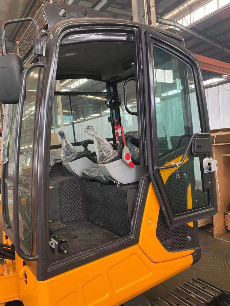 Cabin of the Rhinoceros XN28 wheel crawler excavator