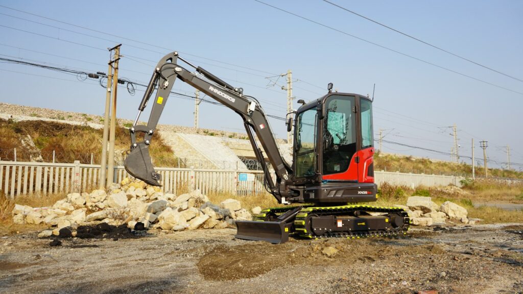 Rhinoceros XN35Pro Crawler Excavator at work, from Shandong Ken Stone Heavy Machinery Co., LTD. Discover our outstanding Xi Niu excavators at our factory in Shandong